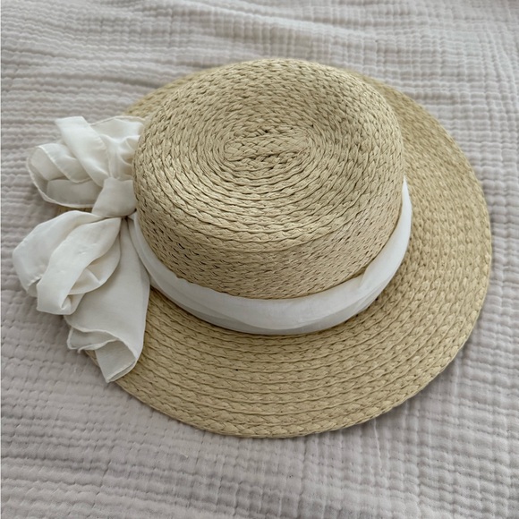 H&M Natural Straw Hat with White Bow - Picture 1 of 3